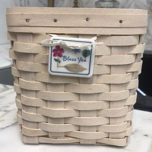 Longaberger tissue basket with lid